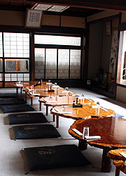くるまや本店 2階お座敷席